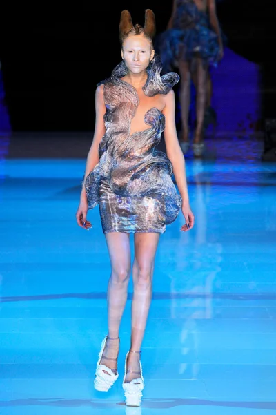 Look 43
